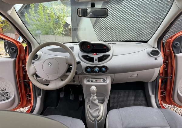Renault Twingo cena 9900 przebieg: 131096, rok produkcji 2007 z Leżajsk małe 37